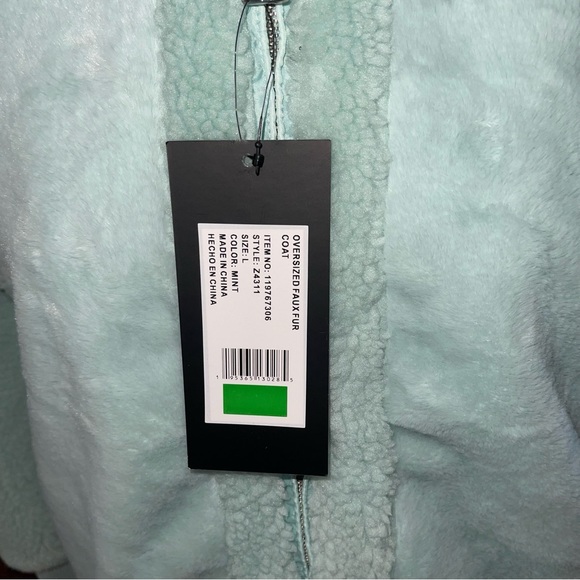 CYN & LUCA Raglan Sleeve Faux Sherpa Bomber Jacket in Mint NWT - Picture 8 of 12